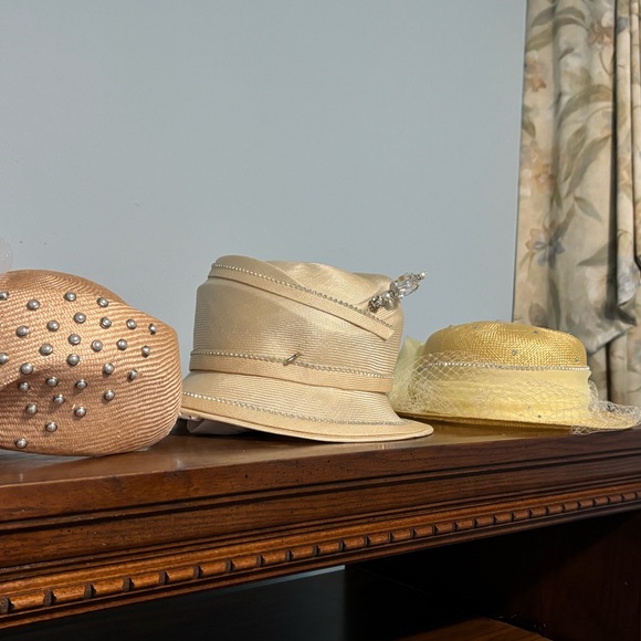 Elegant Cream and Yellow Women\'s Hat Set